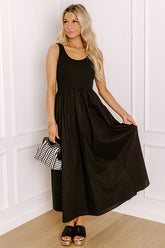 Courtyard Charm Midi Dress in Black