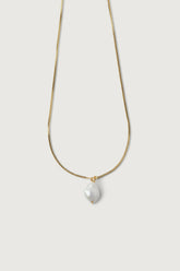 NATURAL PEARL PENDANT NECKLACE