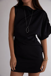 NECKLACE WITH LARGE PENDANT