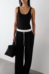 FORM SCOOP NECKLINE BODYSUIT