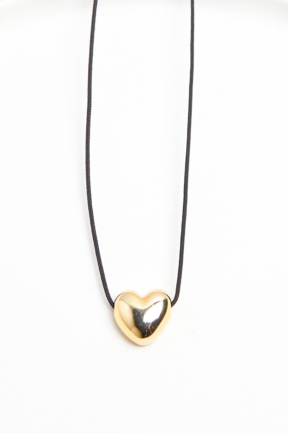 CHAIN NECKLACE WITH HEART PENDANT