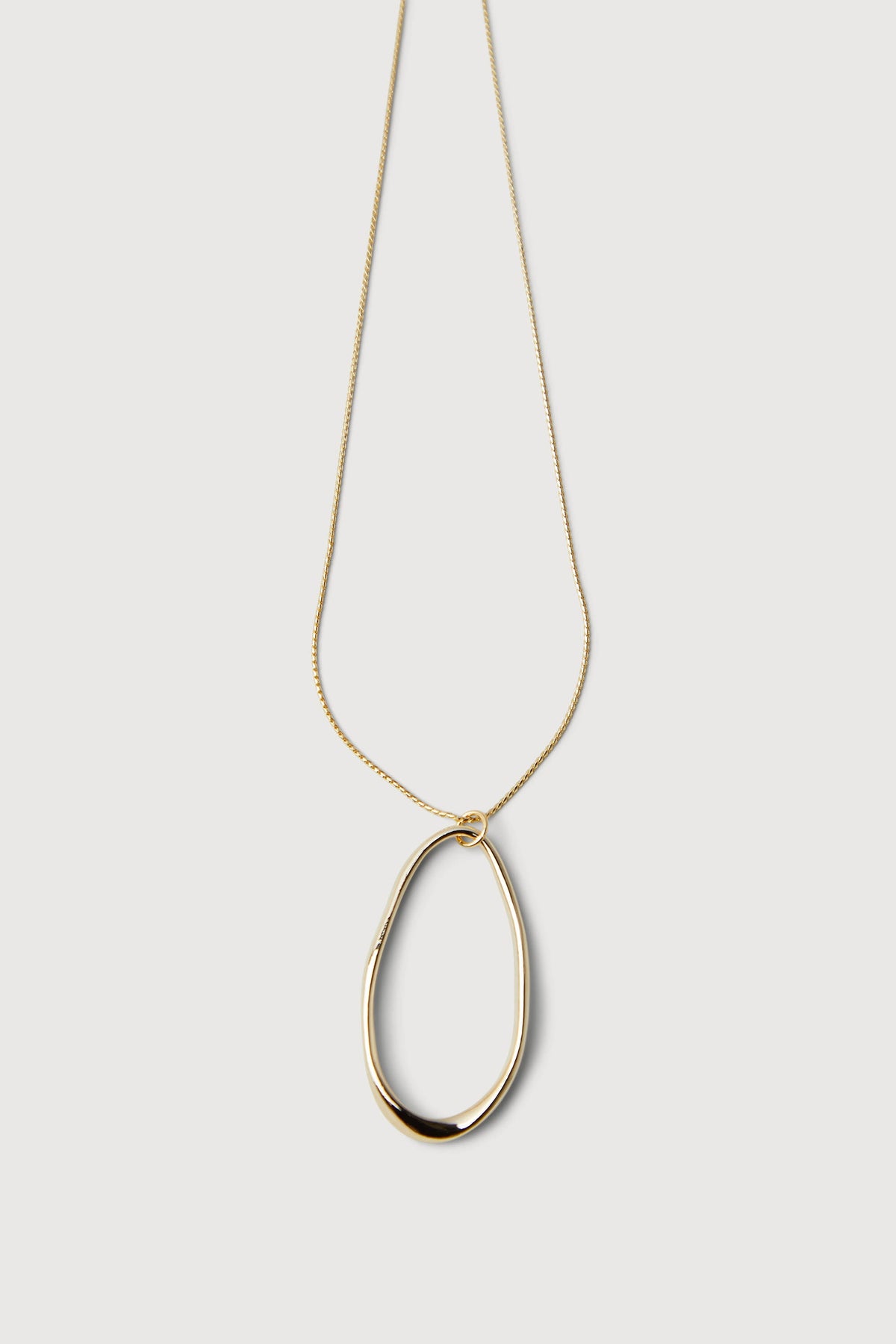 NECKLACE WITH LARGE PENDANT