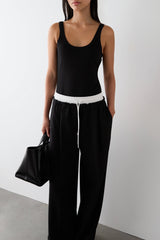 FORM SCOOP NECKLINE BODYSUIT