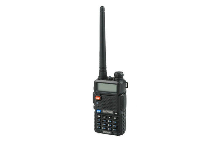 Baofeng UV-5R radiokommunikationsenhed i sort farve, til jagt og friluftsliv.