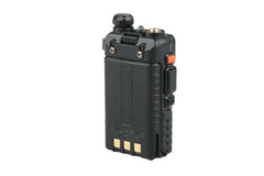 Baofeng UV-5R radio med display, tastatur og antenne fra siden