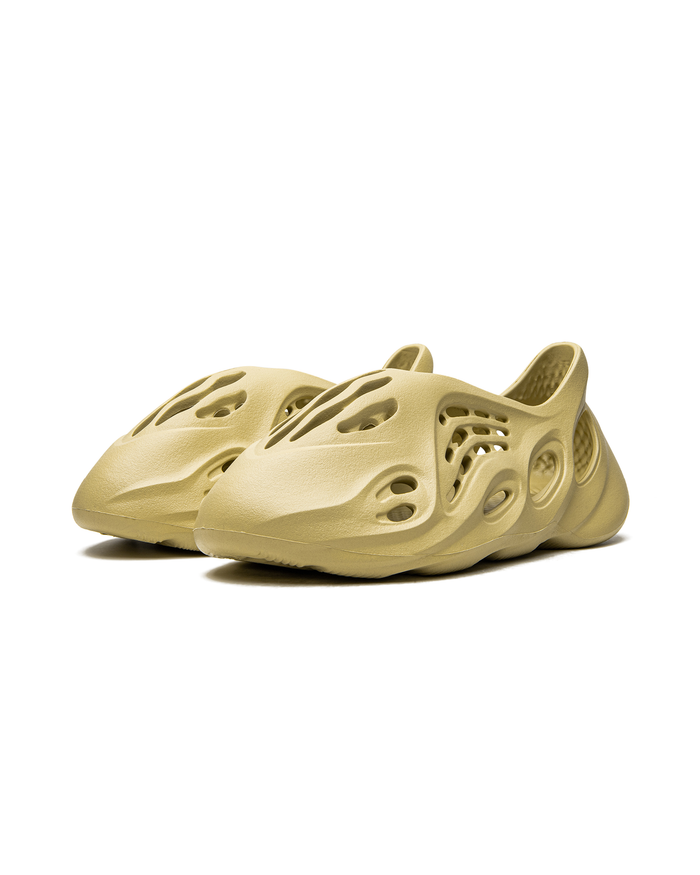 adidas Yeezy Foam RNNR Sulfur